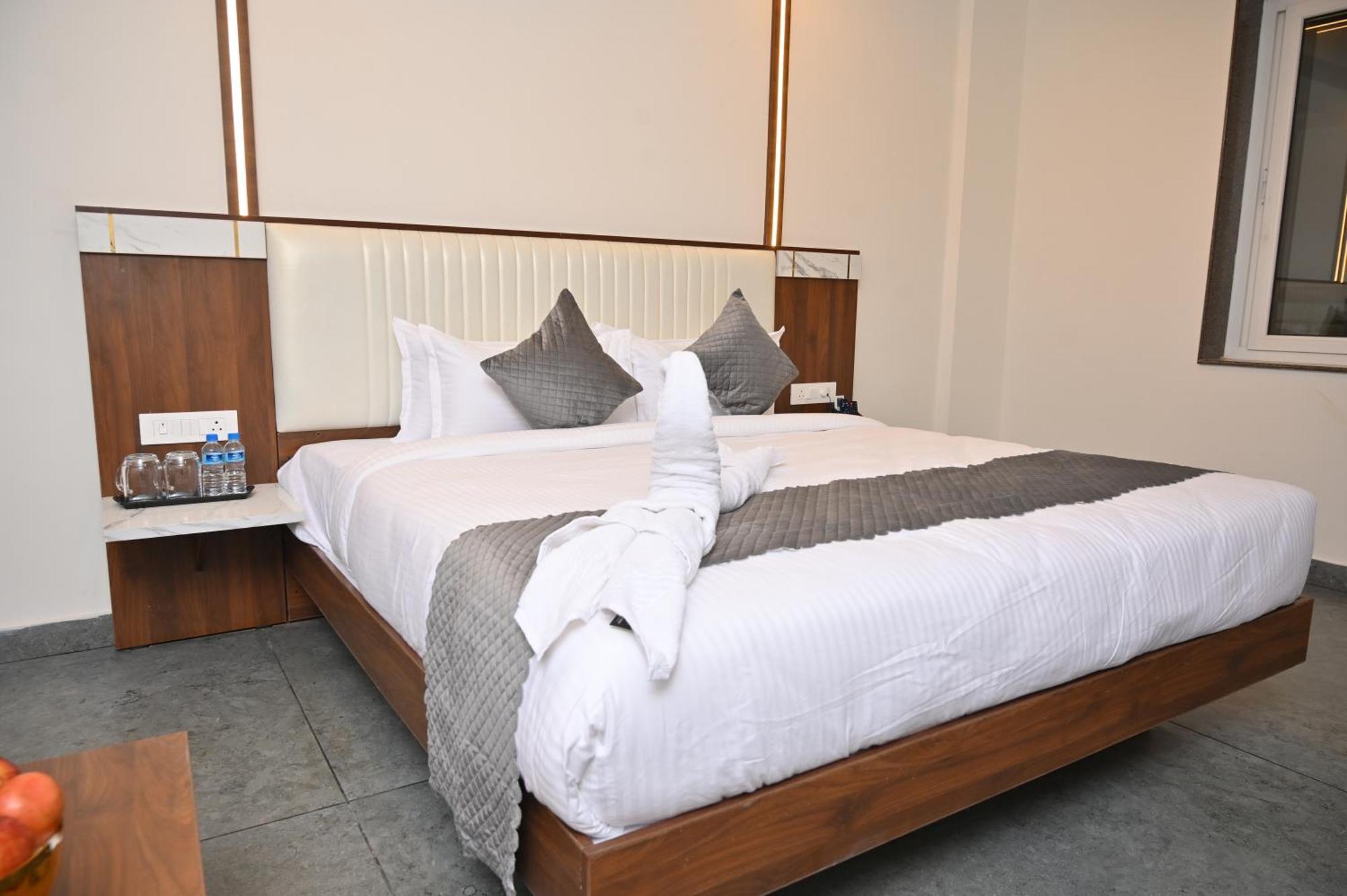 Hotel Shri Devi Comforts Inn Bhatkal Eksteriør billede