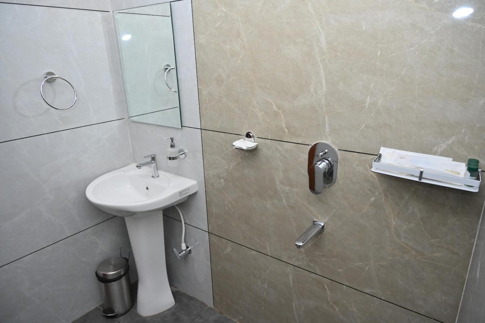 Hotel Shri Devi Comforts Inn Bhatkal Eksteriør billede