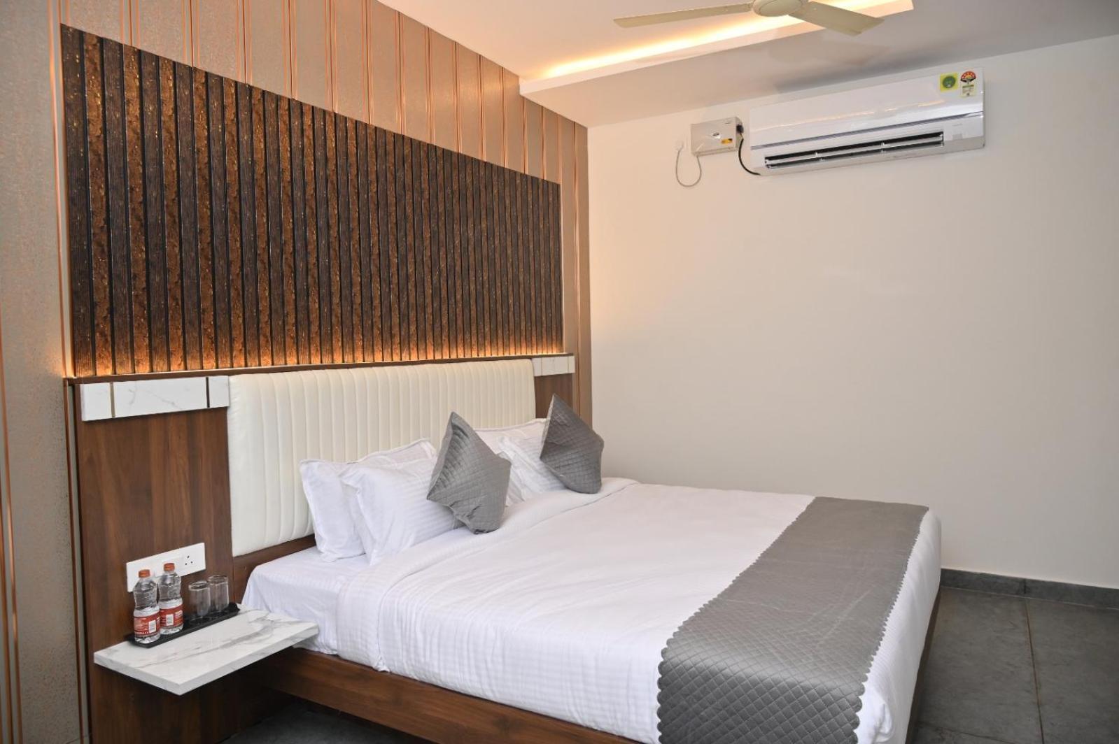 Hotel Shri Devi Comforts Inn Bhatkal Eksteriør billede